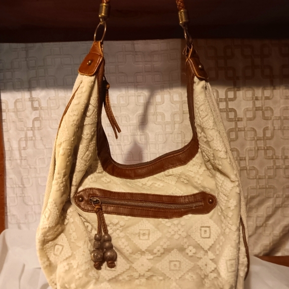 T-Shirts and Jeans lace front purse with braided strap - Picture 2 of 8